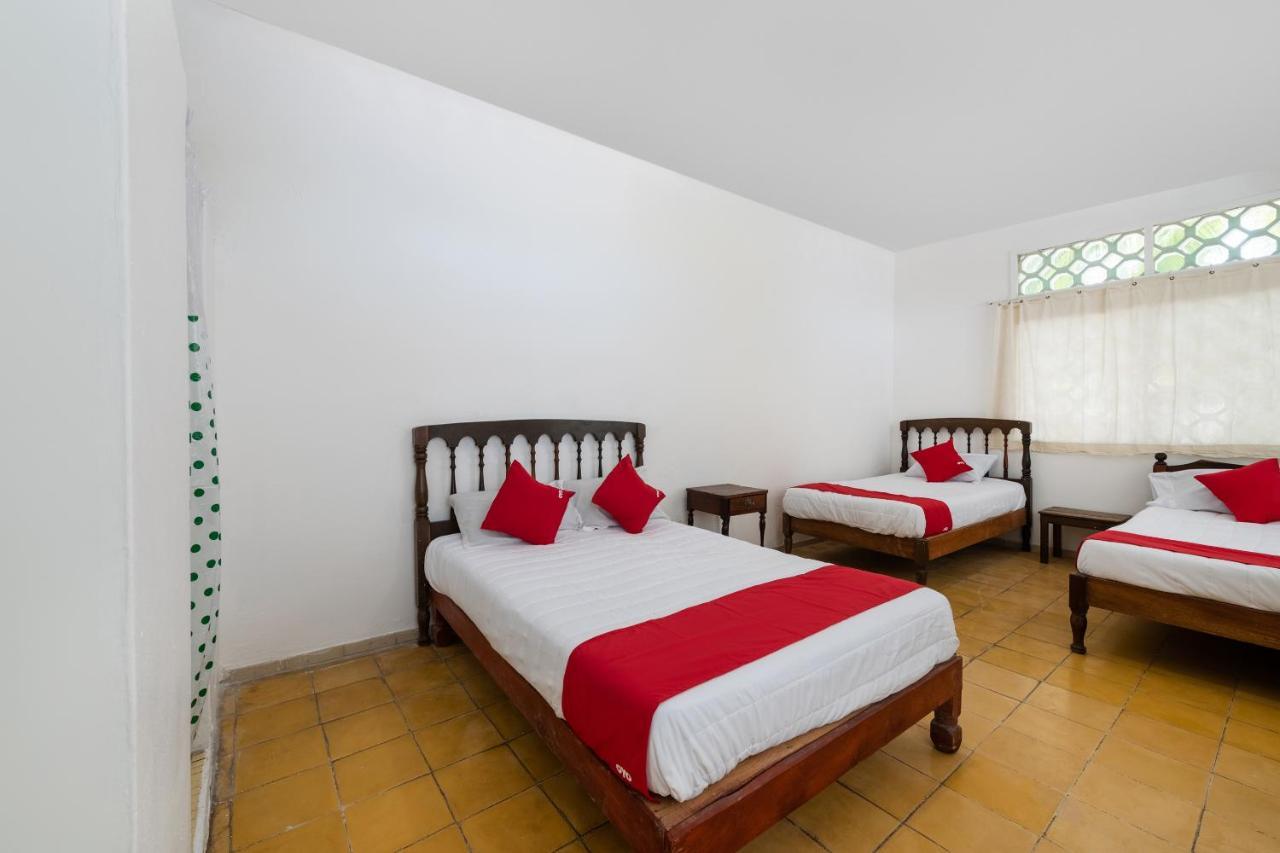 Oyo Hotel Las Palmas Cuyutlan Manzanillo Exterior photo